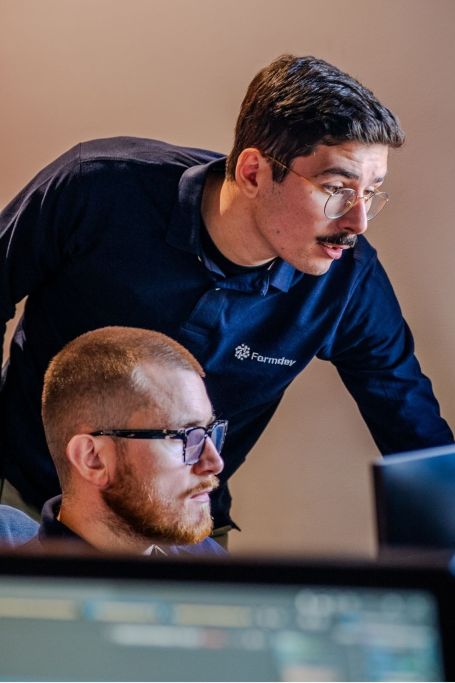 Illustration équipe Formdev utilisant le logiciel